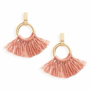 Madewell Raffia Hand-Tied Fringe Tassel Hoop Earrings in Gold-Plated Brass/Pink